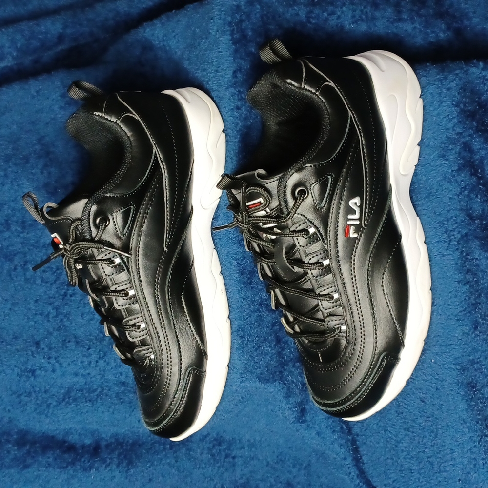 FILA Disarray Women's size 9